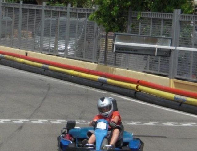  Svolta in curva 